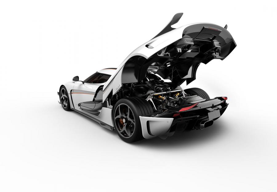 Моторный отсек Koenigsegg Regera Ghost Package 2018 года  (фото 2 из 5)